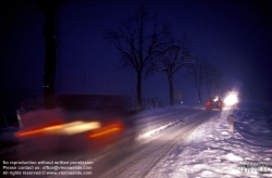 Viennaslide-77110141 Autofahrt im Schnee - Car Traffic at Wintertime