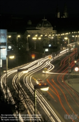 Viennaslide-77110218 Stadtstraße bei Nacht - City Road at night