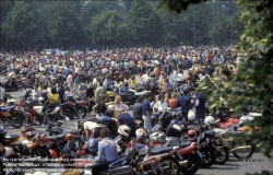 Viennaslide-77391101 Motorraddemonstration