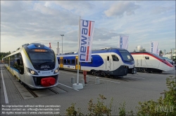 Viennaslide-77711605 Berlin, Verkehrsmesse Innotrans, Nahverkehrszüge, links Newag Impuls 