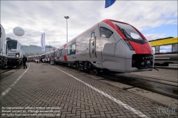 Viennaslide-77712268 Berlin, Innotrans 2022, Stadler Flirt Trimode für Wales // Berlin, Innotrans 2022, Stadler Flirt Trimode for Wales