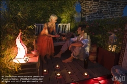 Viennaslide-78315185 Wien, Paar am romantischen Dachgarten - Vienna, Romantic Couple on Rooftop Garden