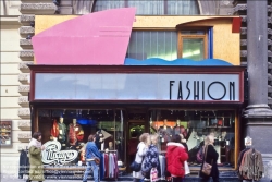 Viennaslide-78501104 Schaufenstergestaltung Chicago Fashion