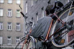 Viennaslide-79060109 Fahrraddieb - Bicycle thief