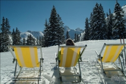 Viennaslide-85240037 Steiermark, Winterlandschaft, Liegestühle in der Sonne - Winter Holidays in Austria