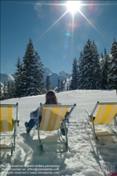 Viennaslide-85240038 Steiermark, Winterlandschaft, Liegestühle in der Sonne - Winter Holidays in Austria