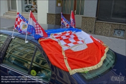 Viennaslide-91310121 Wien, geschmücktes Auto eines Fußballfans // Vienna, Soccer Fans