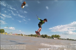 Viennaslide-92110111 Kitesurfing