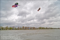 Viennaslide-92110114 Kitesurfing