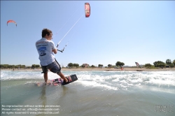 Viennaslide-92110125 Kitesurfing