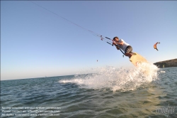 Viennaslide-92110127 Kitesurfing