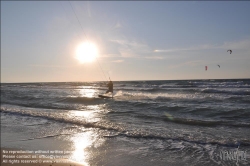 Viennaslide-92110128 Kitesurfing