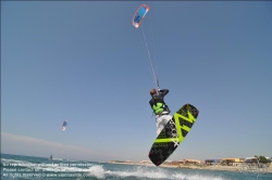 Viennaslide-92110137 Kitesurfing