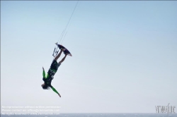 Viennaslide-92110148 Kitesurfing