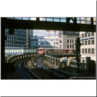 1987-07-1x_Hamburg_U-Bahn_(06420909).jpg